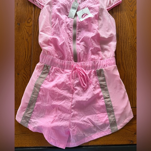 🆕 Daily Practice Puff Sleeve Front Zip Pink and Tan Short Sleeve Romper - Picture 9 of 13